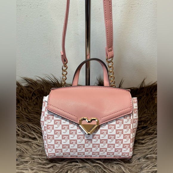 JUICY COUTURE Bag Modern Chic Mini Crossbody - Pink Geo Print Taffy NWT - Picture 2 of 10
